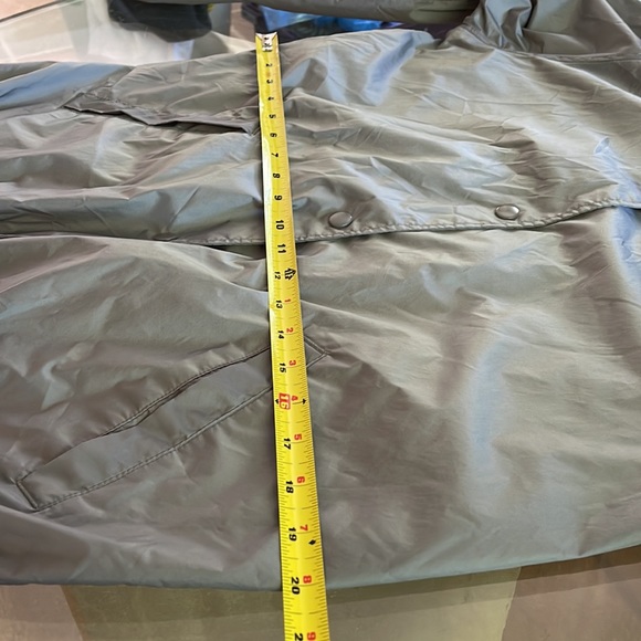 Obey, M, hooded windbreaker, light lining,snaps,raglan sleeves, adjust hem, EUC - Picture 7 of 10